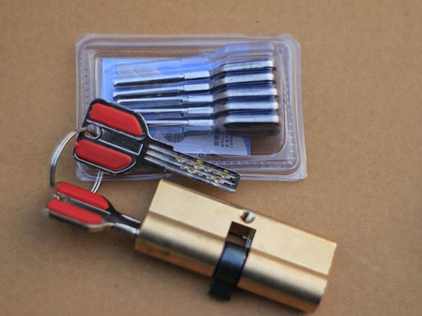 站前24小时上门开锁公司